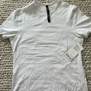 Lululemon - 5 year basic T-shirt - New